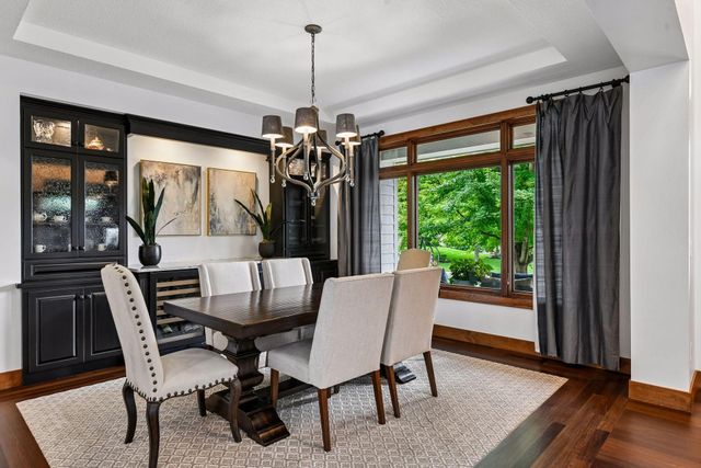 10053 Trails End Road, Chanhassen, MN 55317