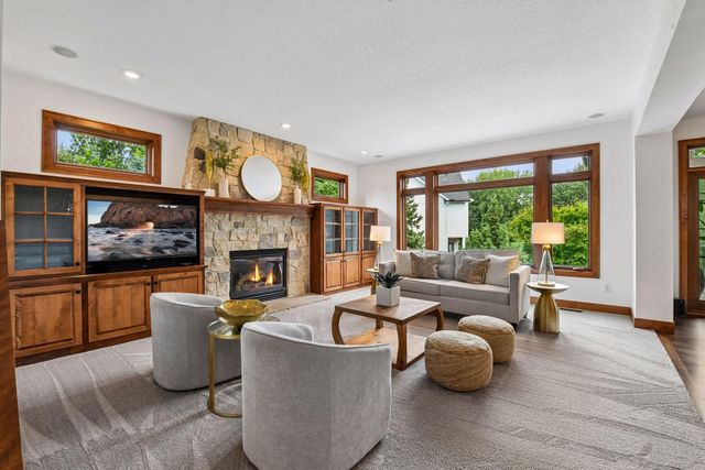 10053 Trails End Road, Chanhassen, MN 55317