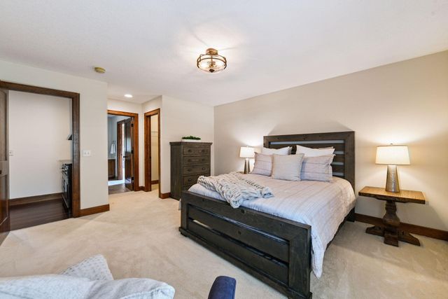 10053 Trails End Road, Chanhassen, MN 55317