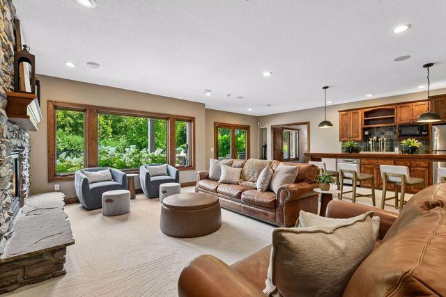 10053 Trails End Road, Chanhassen, MN 55317