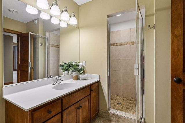 10053 Trails End Road, Chanhassen, MN 55317