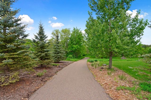 10053 Trails End Road, Chanhassen, MN 55317