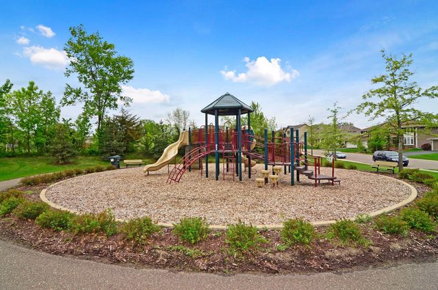 10053 Trails End Road, Chanhassen, MN 55317