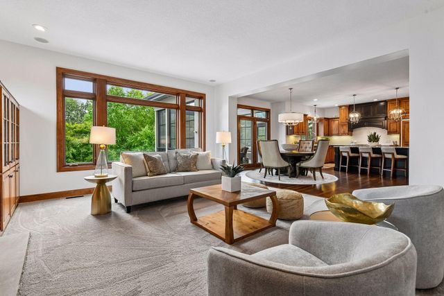 10053 Trails End Road, Chanhassen, MN 55317