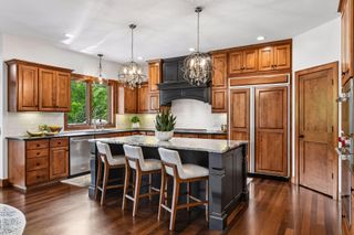 10053 Trails End Road, Chanhassen, MN 55317