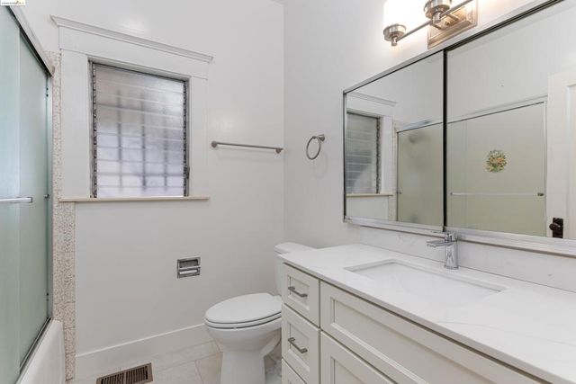 2943 Chestnut St, Oakland, CA 94608