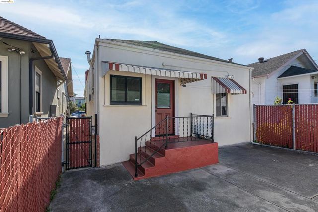 2943 Chestnut St, Oakland, CA 94608