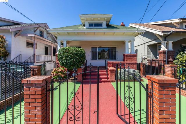 2943 Chestnut St, Oakland, CA 94608