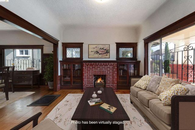 2943 Chestnut St, Oakland, CA 94608