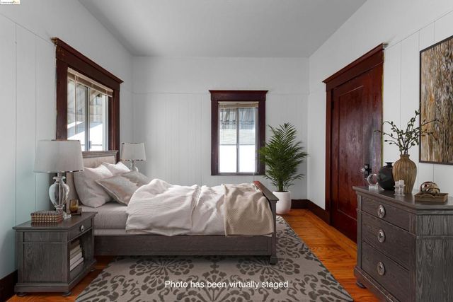 2943 Chestnut St, Oakland, CA 94608