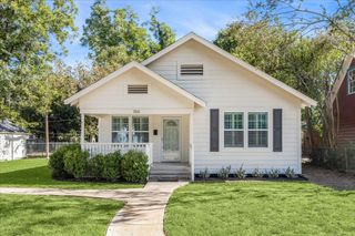 700 4th Street, Sealy, TX 77474