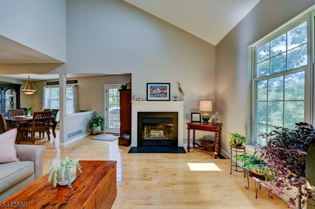 15 NAVAJO TRL, Branchburg Twp., NJ 08876