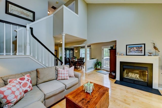 15 NAVAJO TRL, Branchburg Twp., NJ 08876