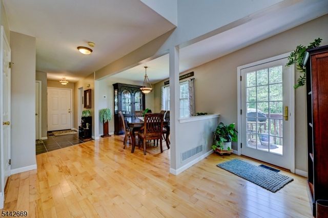 15 NAVAJO TRL, Branchburg Twp., NJ 08876