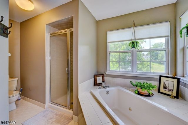 15 NAVAJO TRL, Branchburg Twp., NJ 08876