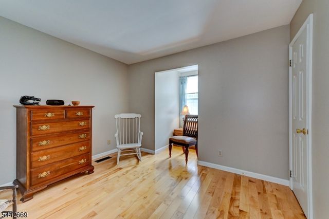 15 NAVAJO TRL, Branchburg Twp., NJ 08876