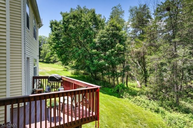 15 NAVAJO TRL, Branchburg Twp., NJ 08876