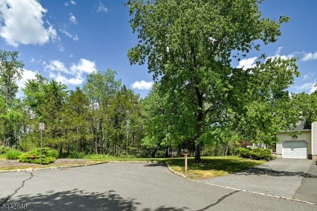 15 NAVAJO TRL, Branchburg Twp., NJ 08876