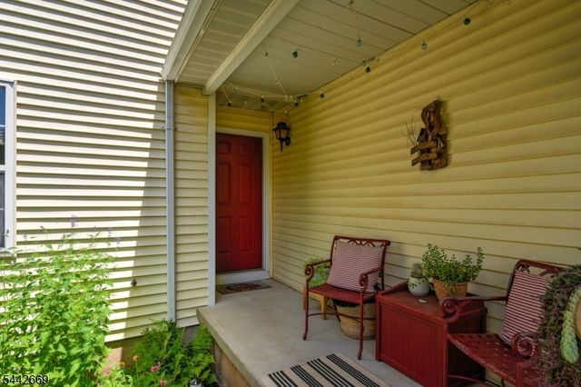 15 NAVAJO TRL, Branchburg Twp., NJ 08876