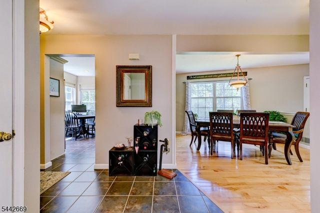 15 NAVAJO TRL, Branchburg Twp., NJ 08876