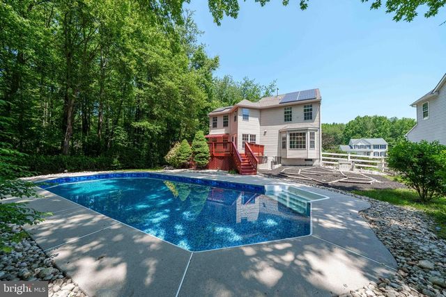 235 W HOPE CT, Bear, DE 19701