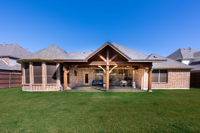 1233 Grayhawk Drive, Forney, TX 75126