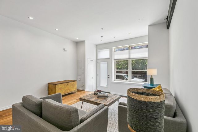 407 FAIRMOUNT, Philadelphia, PA 19123