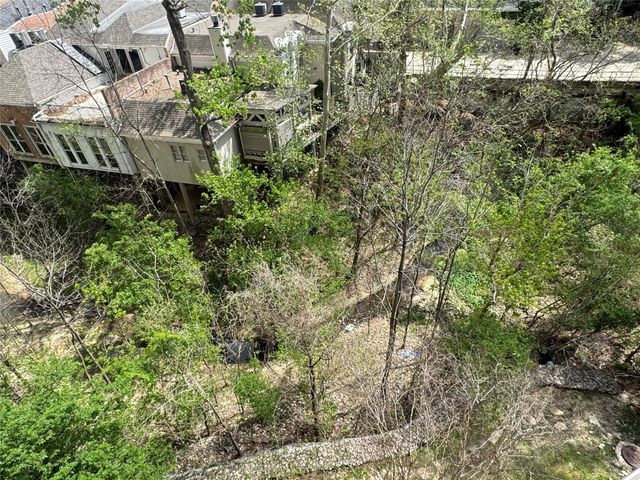 49 Briar Hollow Lane 304, Houston, TX 77027