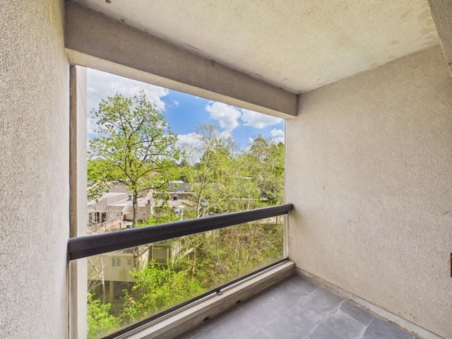 49 Briar Hollow Lane 304, Houston, TX 77027