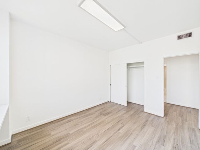 49 Briar Hollow Lane 304, Houston, TX 77027