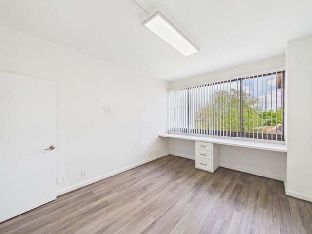 49 Briar Hollow Lane 304, Houston, TX 77027