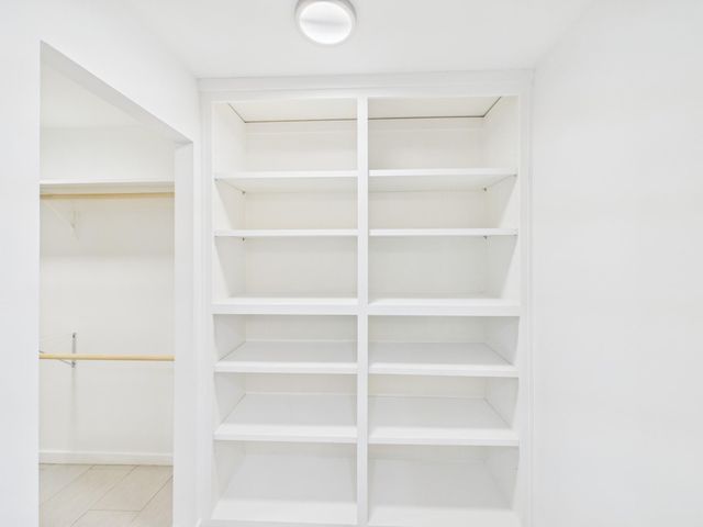 49 Briar Hollow Lane 304, Houston, TX 77027