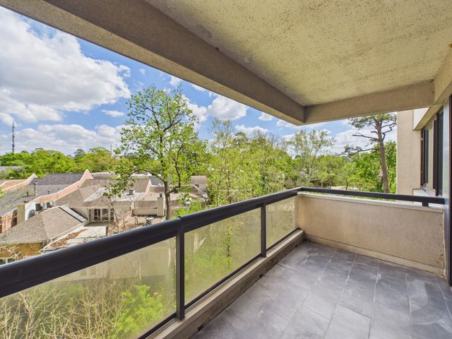49 Briar Hollow Lane 304, Houston, TX 77027