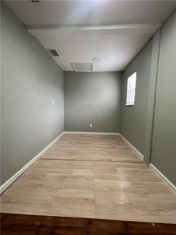 205 W 3rd St, Alice, TX 78332