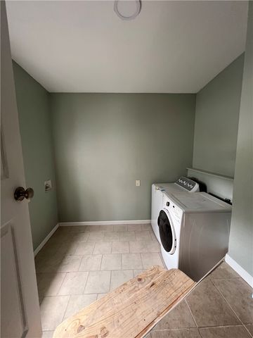 205 W 3rd St, Alice, TX 78332