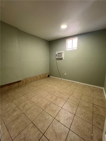 205 W 3rd St, Alice, TX 78332