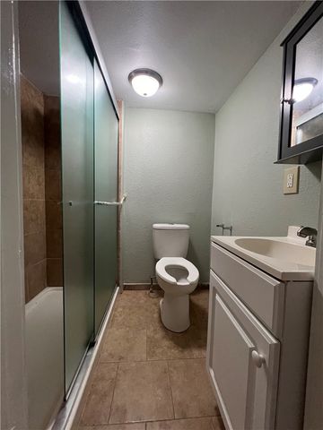 205 W 3rd St, Alice, TX 78332