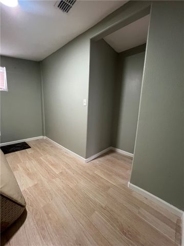 205 W 3rd St, Alice, TX 78332