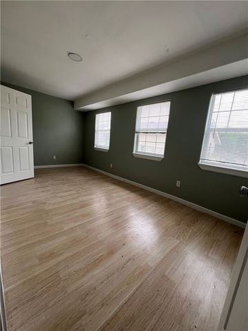 205 W 3rd St, Alice, TX 78332