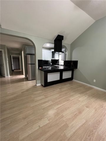 205 W 3rd St, Alice, TX 78332