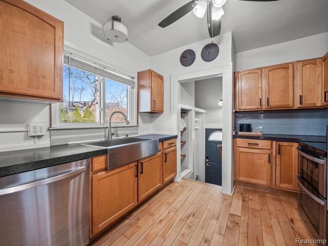 227 Shotwell Street, White Lake, MI 48386