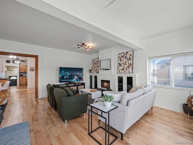 227 Shotwell Street, White Lake, MI 48386