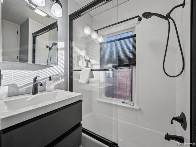 227 Shotwell Street, White Lake, MI 48386