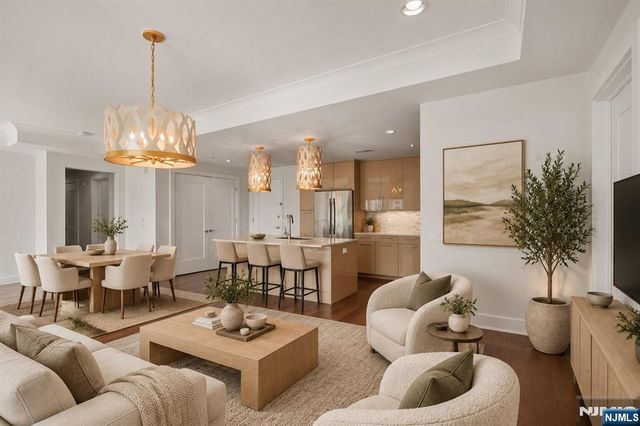 150 Henley Place 404, Weehawken, NJ 07086