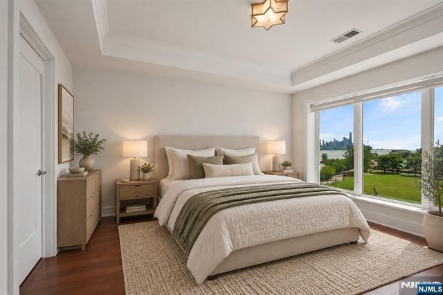 150 Henley Place 404, Weehawken, NJ 07086