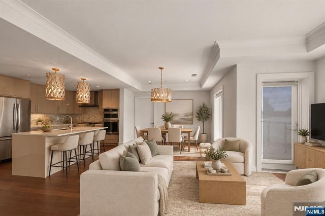 150 Henley Place 404, Weehawken, NJ 07086