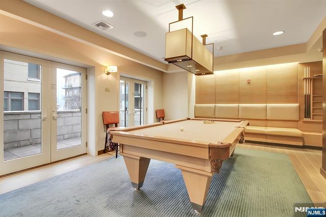 150 Henley Place 404, Weehawken, NJ 07086