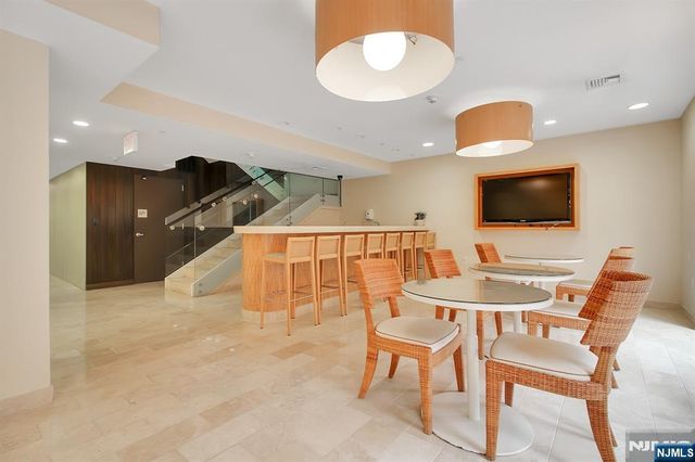 150 Henley Place 404, Weehawken, NJ 07086