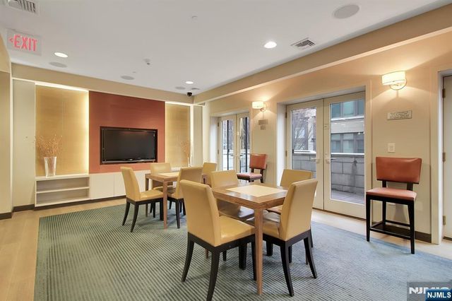150 Henley Place 404, Weehawken, NJ 07086