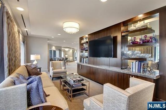 150 Henley Place 404, Weehawken, NJ 07086